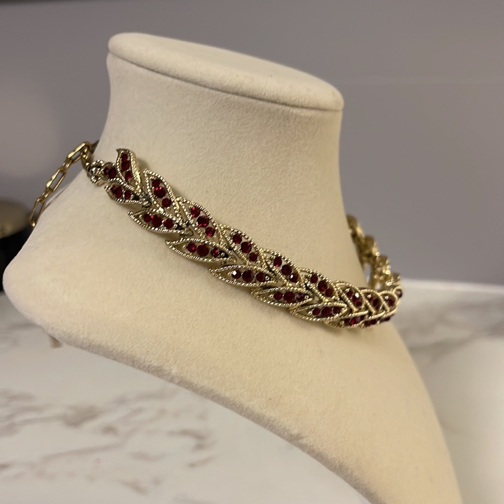 Vintage! Beautiful Ruby Red Gemstone Necklace - image 4